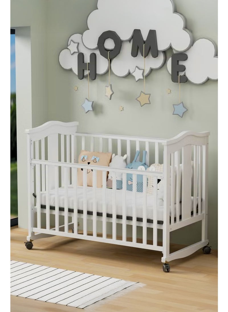 كادي ون سرير اطفال خشبي بارتفاع قابل للتعديل ب 3 مستويات يمكن تحويله الى هزاز مزود بعجلات مع ناموسية للحماية من الحشرات 120×60 سم - Image 1