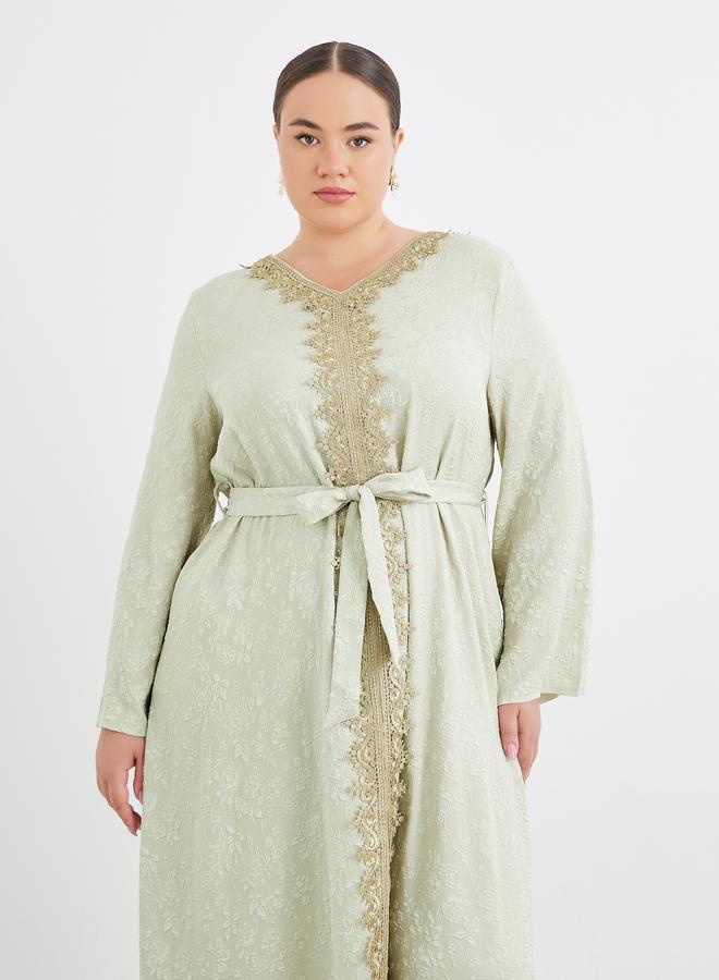 ستايلي بلس كفتان جاكار باللون الأخضر مع تطريز دانتيل - Image 2