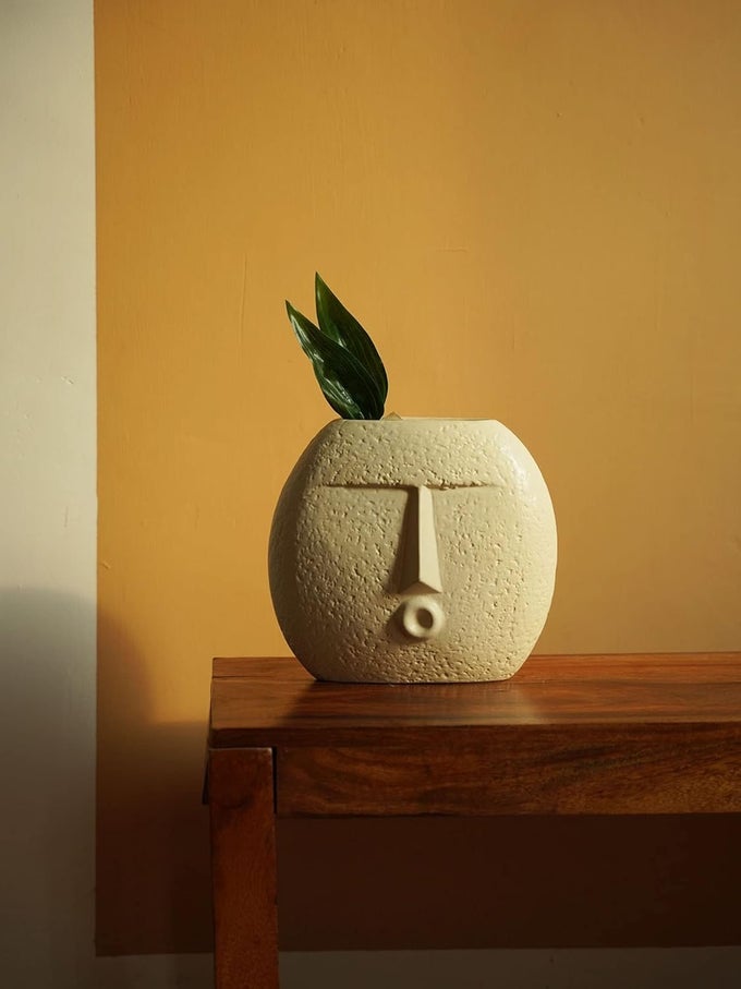 BLOWING KISS DECORATIVE FACE VASE FOR HOME DCOR CENTERPIECES KITCHEN OFFICE OR LIVING ROOM 9 INCHES
