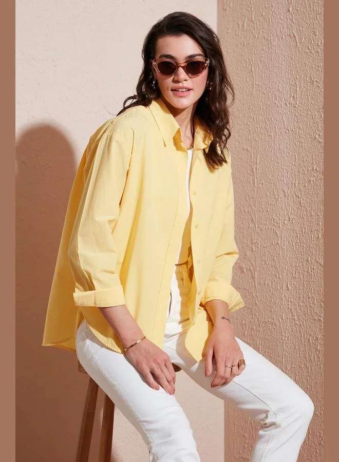 ليلا قميص نسائي بياقة بيضاوية وقصة أمامية قصيرة وخلفية طويلة من قطن ليلا