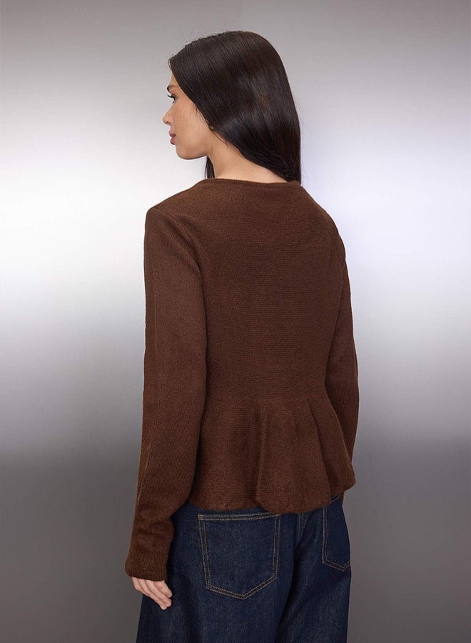 trendyol Brown Crew Neck Sweater with Flared Hem Knitwear Cardigan - Image 4