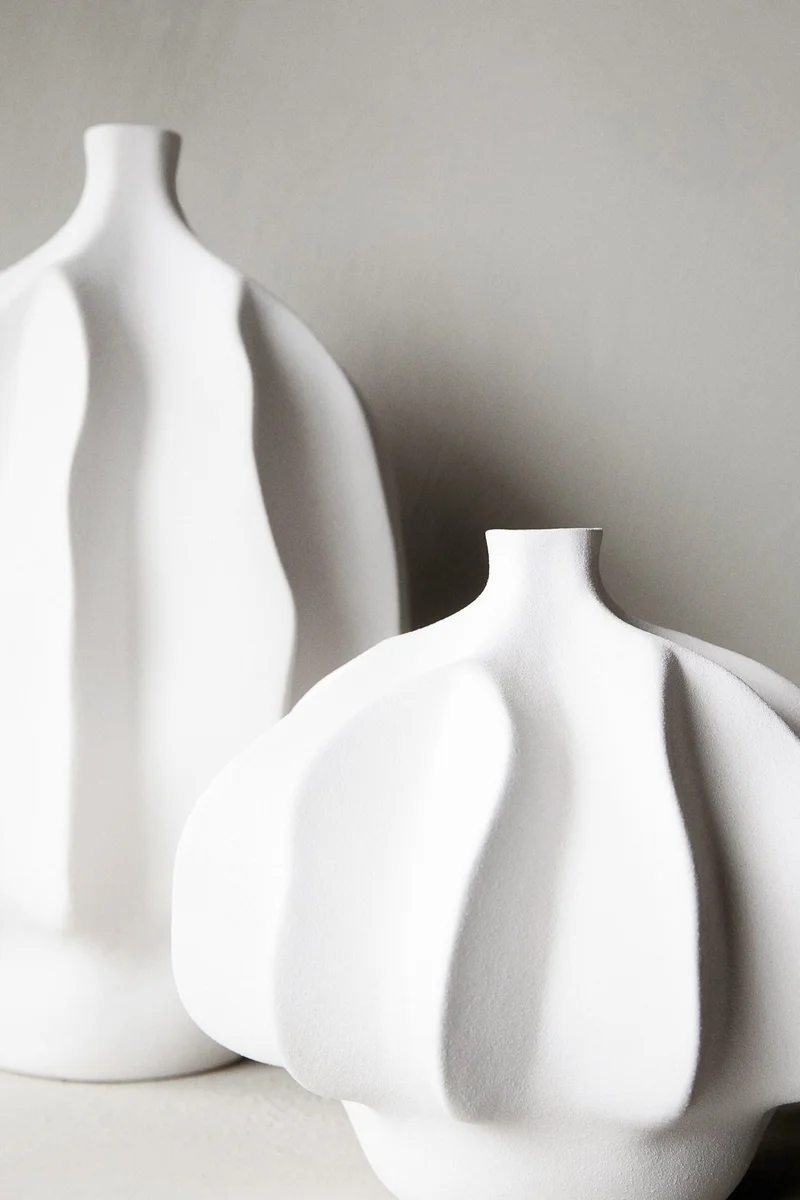 اتش اند ام مزهرية من الفخار