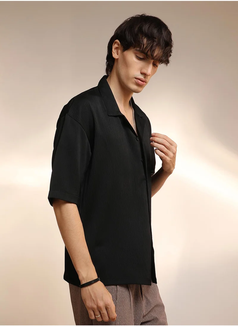 Campus Sutra Men's Onyx Black Solid Crinkle Oversized Shirt