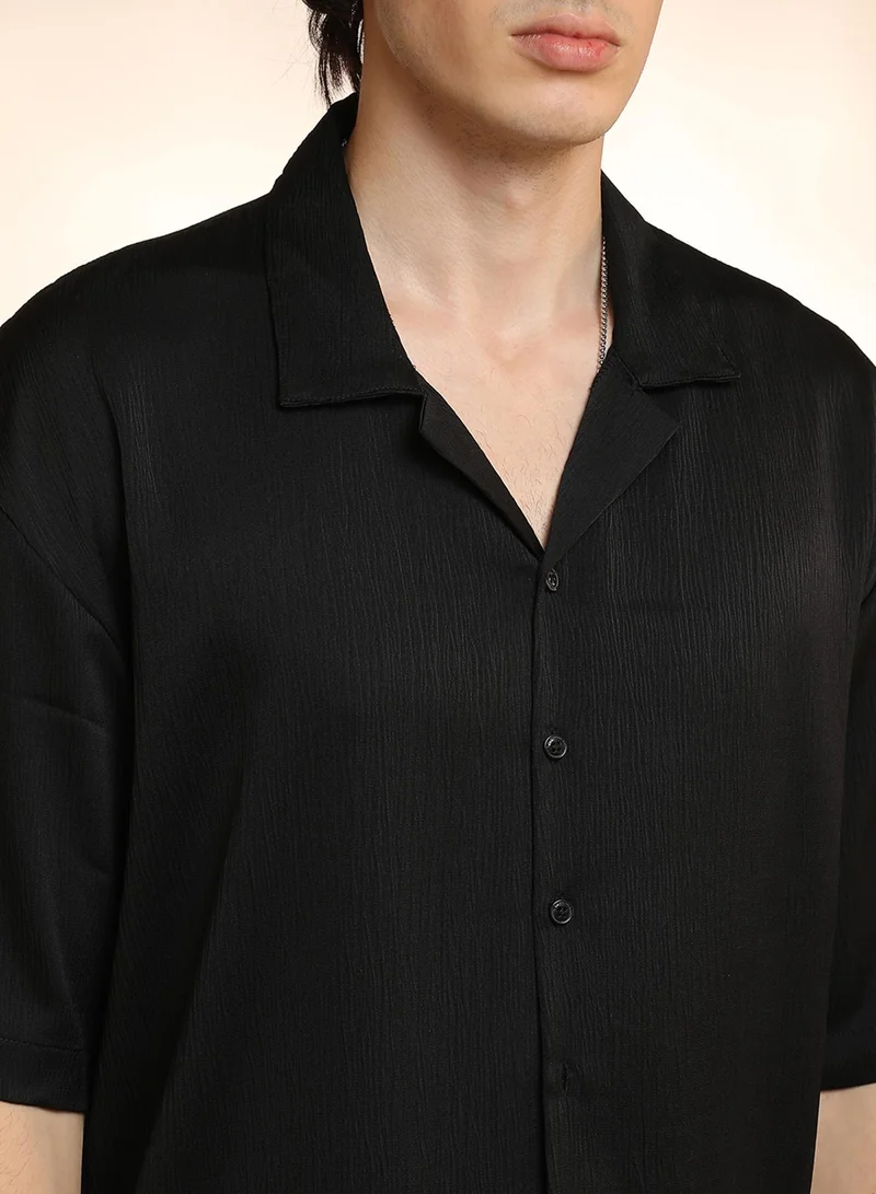 Campus Sutra Men's Onyx Black Solid Crinkle Oversized Shirt