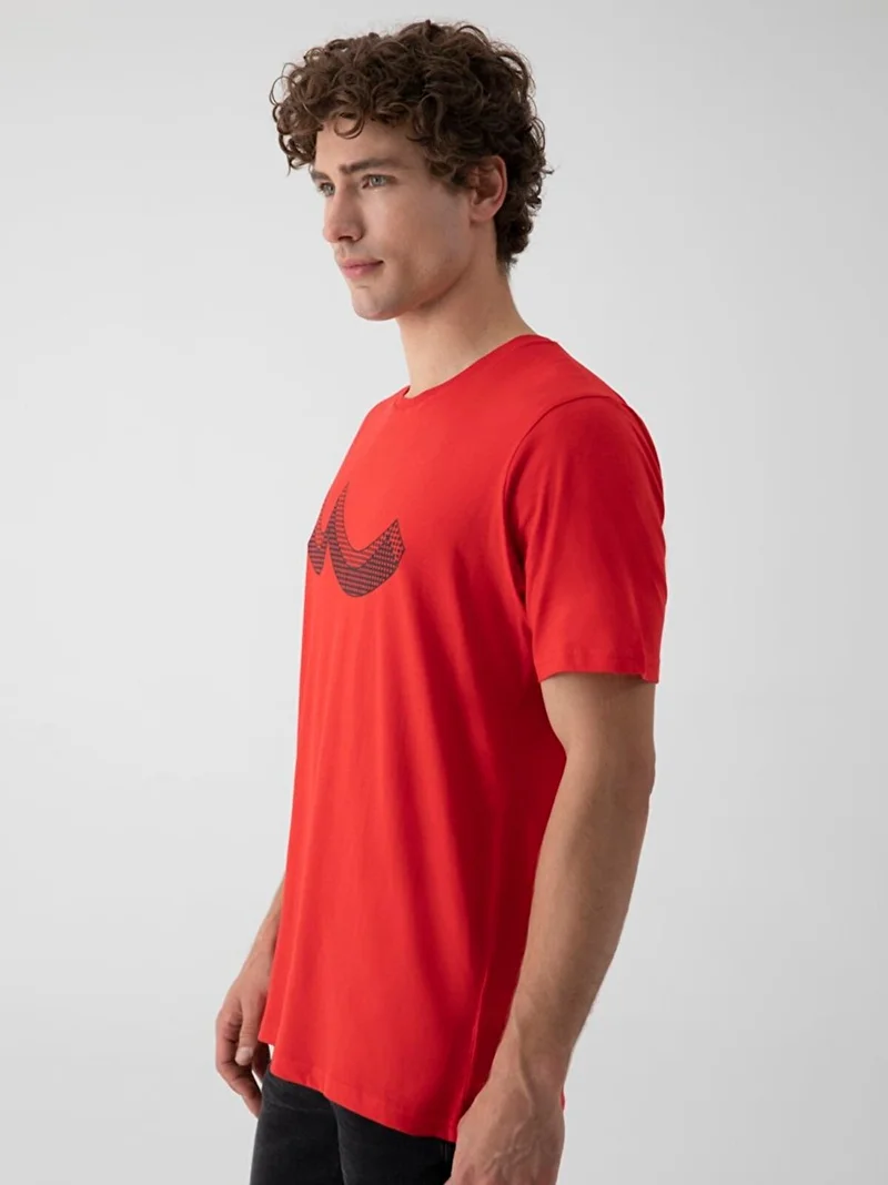 ال تي بي Red T-Shirt