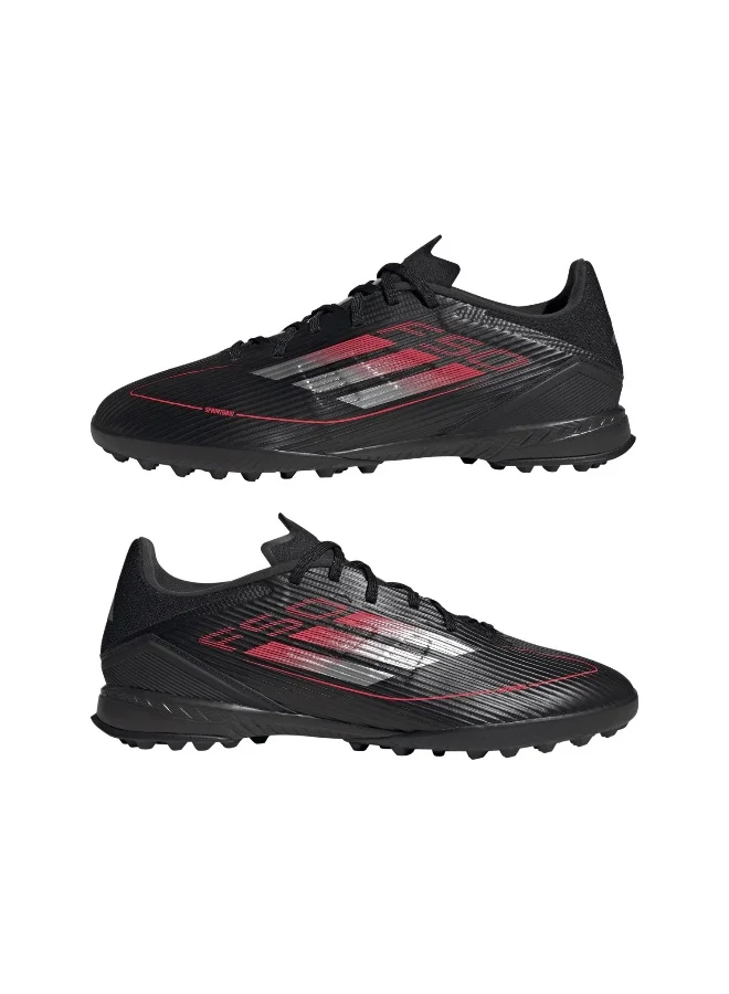 adidas أحذية كرة قدم للجنسين للملاعب العشبية