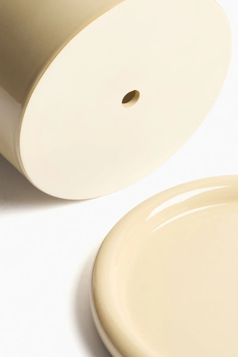 اتش اند ام حوض زرع مع صحن كبير من الخزف