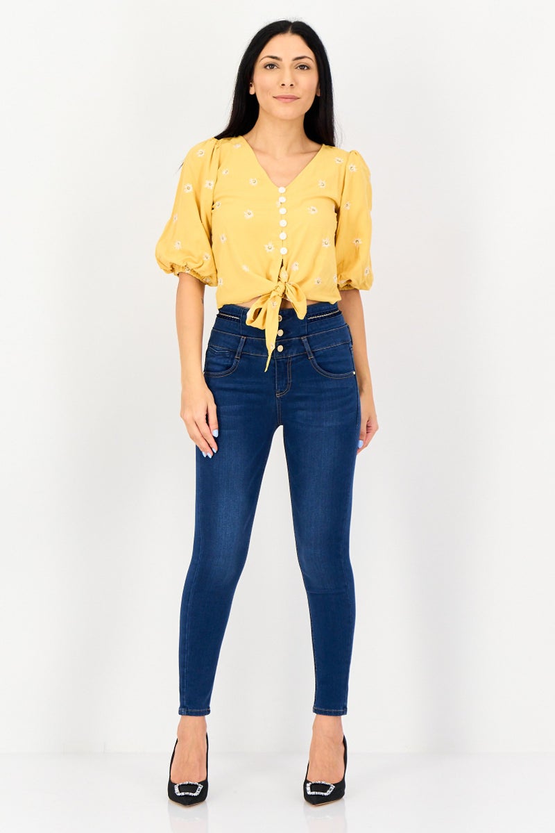 VERO MODA بلوزة قصيرة مزخرفة بأكمام قصيرة على شكل حرف V للنساء، ذهبية - Image 3