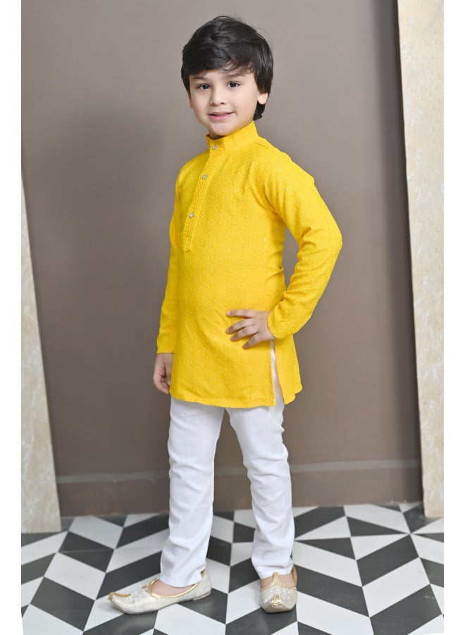 بي تي ديزايز طقم كورتا بيجاما أصفر للأولاد - Image 3