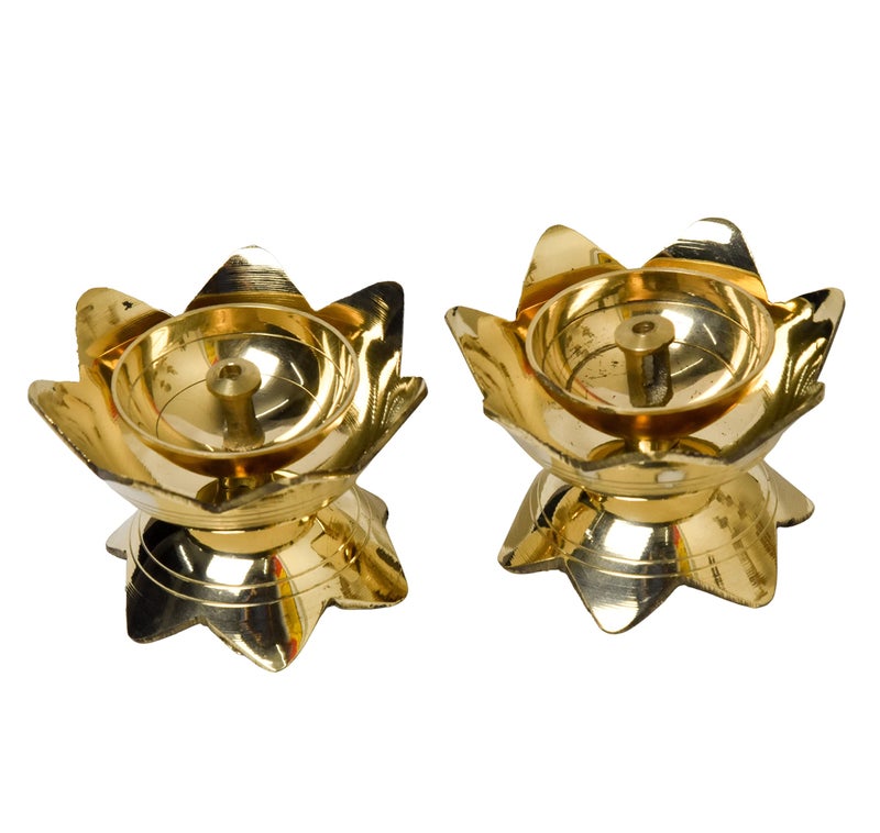 Bhimonee Decor Pure Brass Kamal Nanda Table Diya | Traditional Deepak for Pooja & Home Temple | Decorative Oil Lamp for Aarti & Rituals | 1.75 Inches, Brass, Pack of 2 Pcs - Image 4