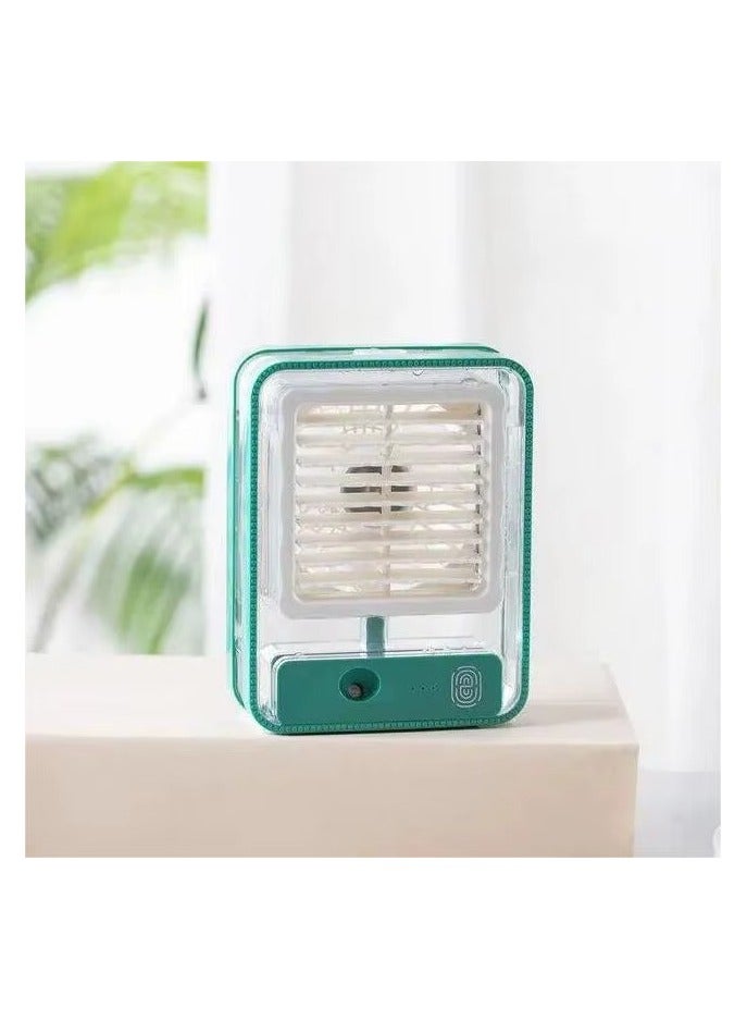 مروحة مكتب صغيرة مع بخاخ رذاذ ومصباح ليلي LED بـ7 ألوان - تبريد هادئ محمول يعمل بالبطارية وقابل لإعادة الشحن عبر USB - Image 1