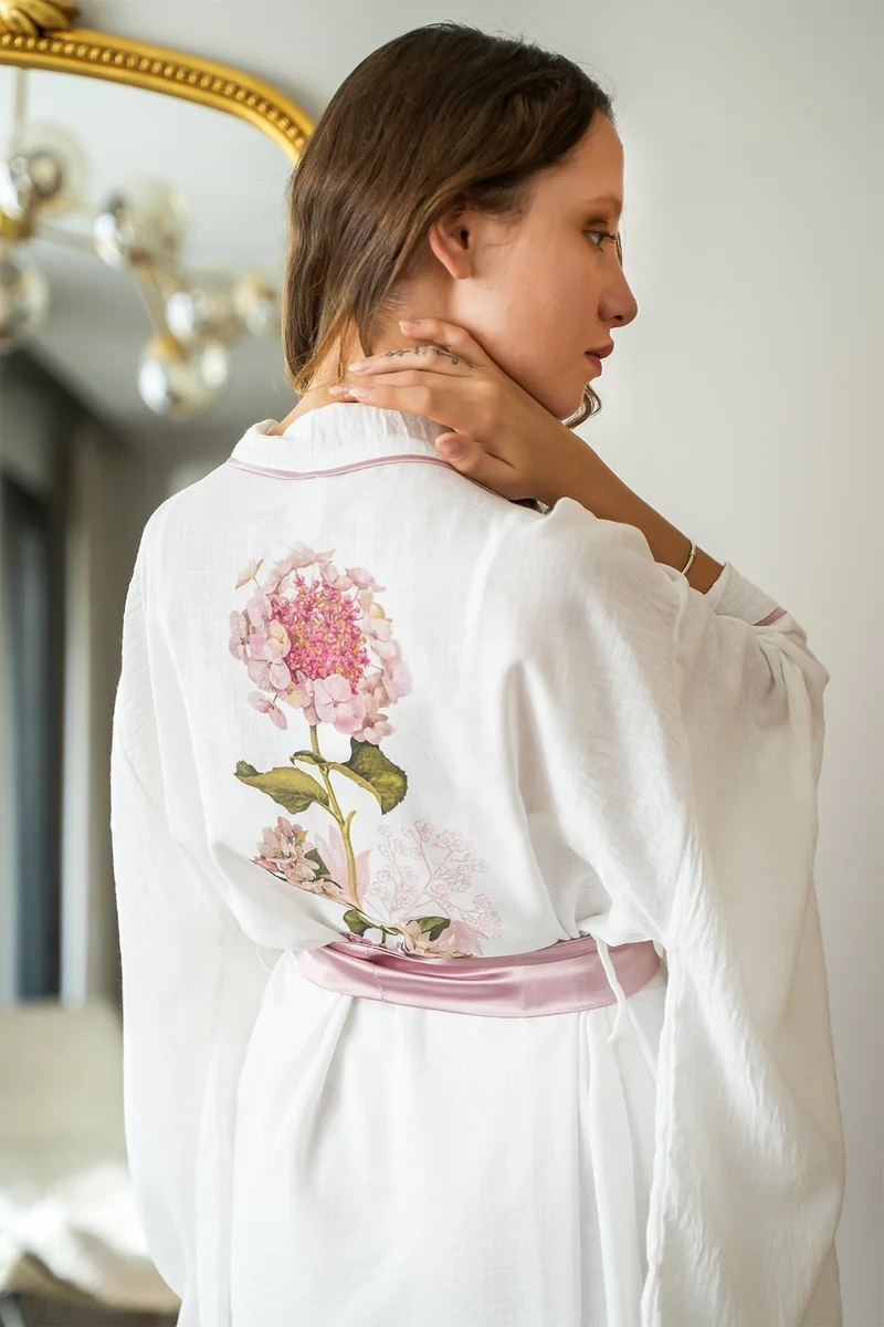 Mita Concept White Natural Linen Kimono