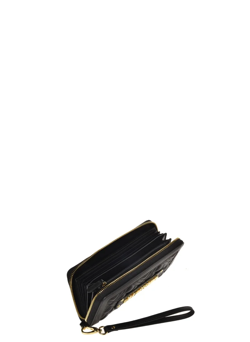 لوف موسكينو Quilted Zip Over Clutche