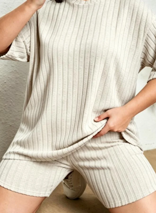 تايك تو Plus Size Beige Textured T-Shirt and Shorts Pyjama Set