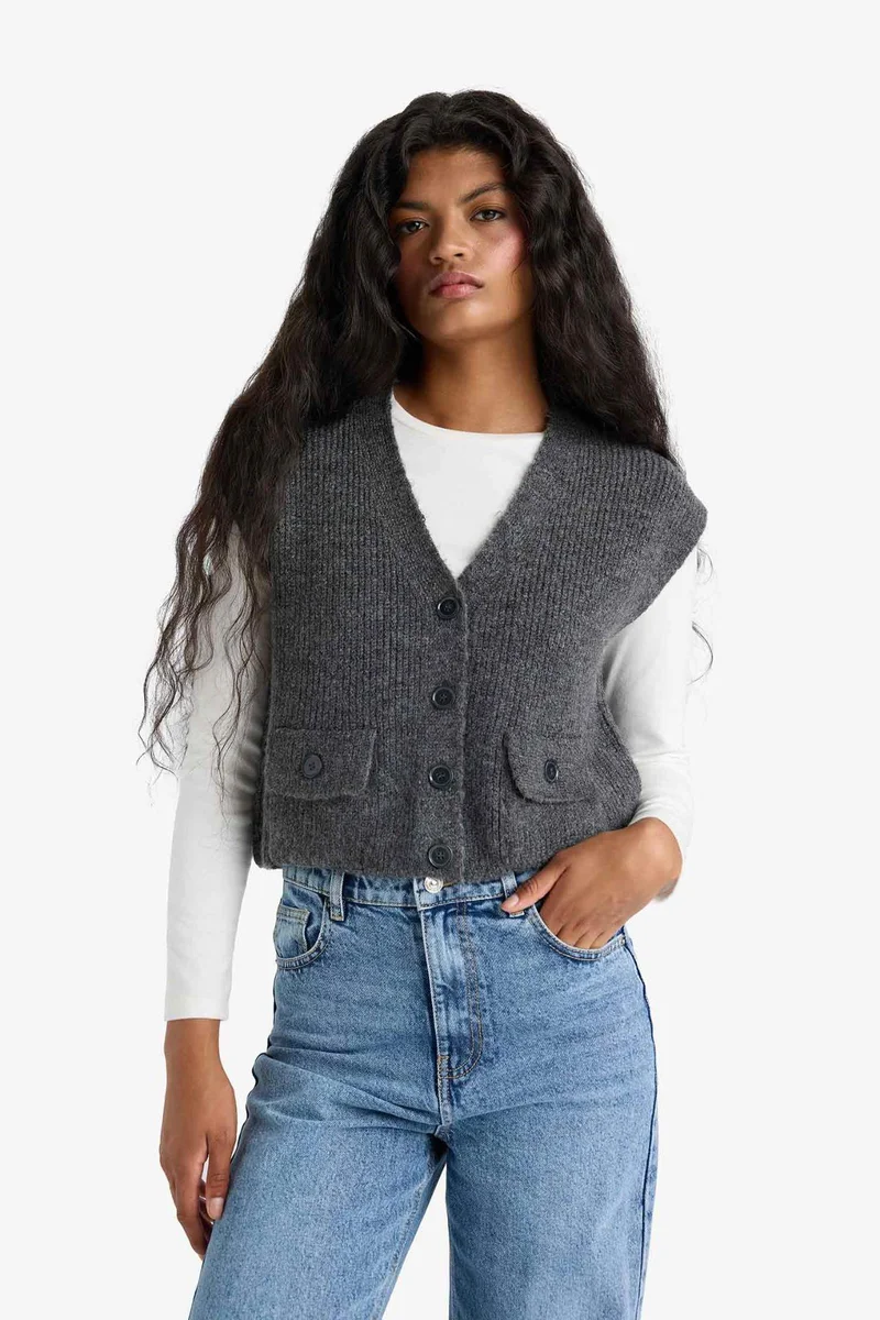 ديفاكتو Regular Fit V-Neck Knitwear Vest