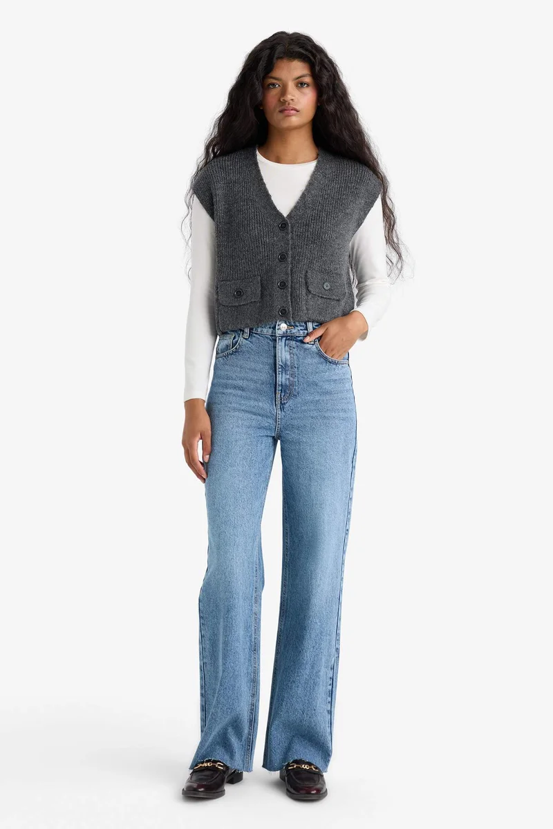 ديفاكتو Regular Fit V-Neck Knitwear Vest