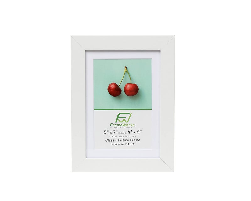 Frameworks 5x7 حصيرة إلى 4x6 إطارات الصور الخشبية الكلاسيكية مع الزجاج المقسى | أبيض | 6 عبوات - Image 4