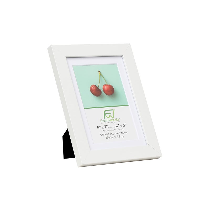 Frameworks 5x7 حصيرة إلى 4x6 إطارات الصور الخشبية الكلاسيكية مع الزجاج المقسى | أبيض | 6 عبوات - Image 3