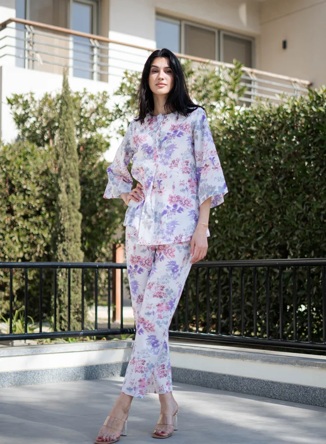 sanskrutihomes White Floral Round Neck Cotton Top and Pants Set