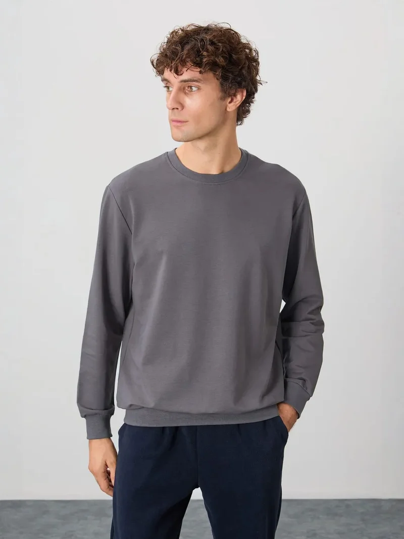 تومي لايف TOMMY Men's Plain Crew Neck Sweatshirt