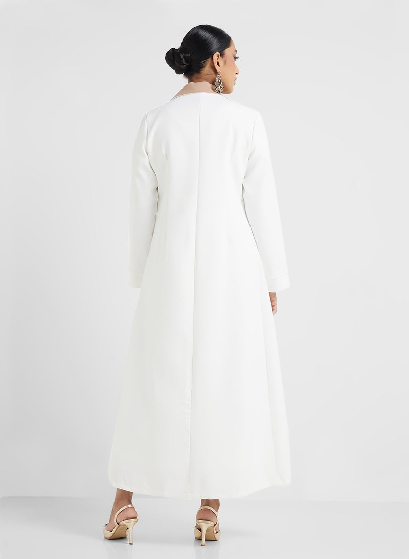 Khizana Abaya With Contrast Lapel  - Image 2
