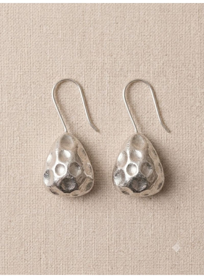 The Intermix Gems Hammered Teardrop Earrings in 925 Sterling Silver - Image 4