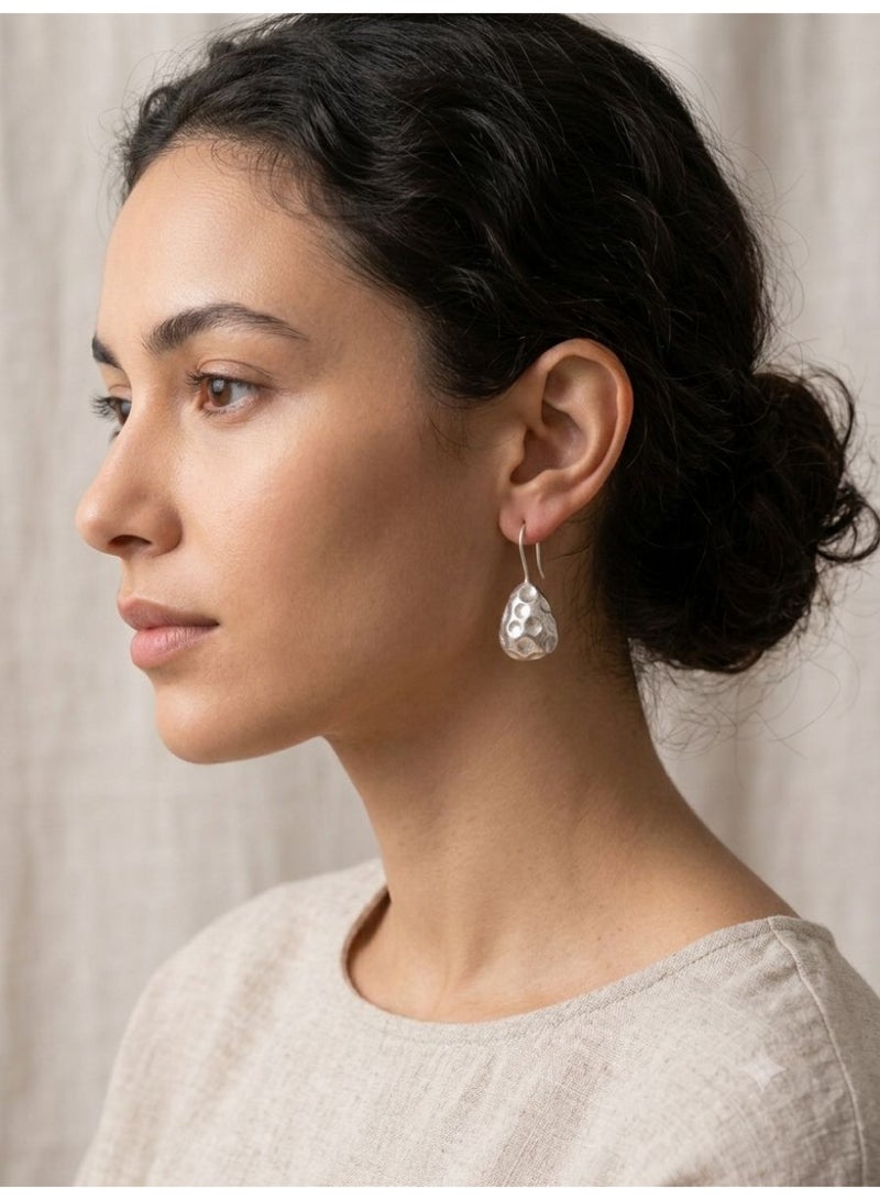 The Intermix Gems Hammered Teardrop Earrings in 925 Sterling Silver - Image 3