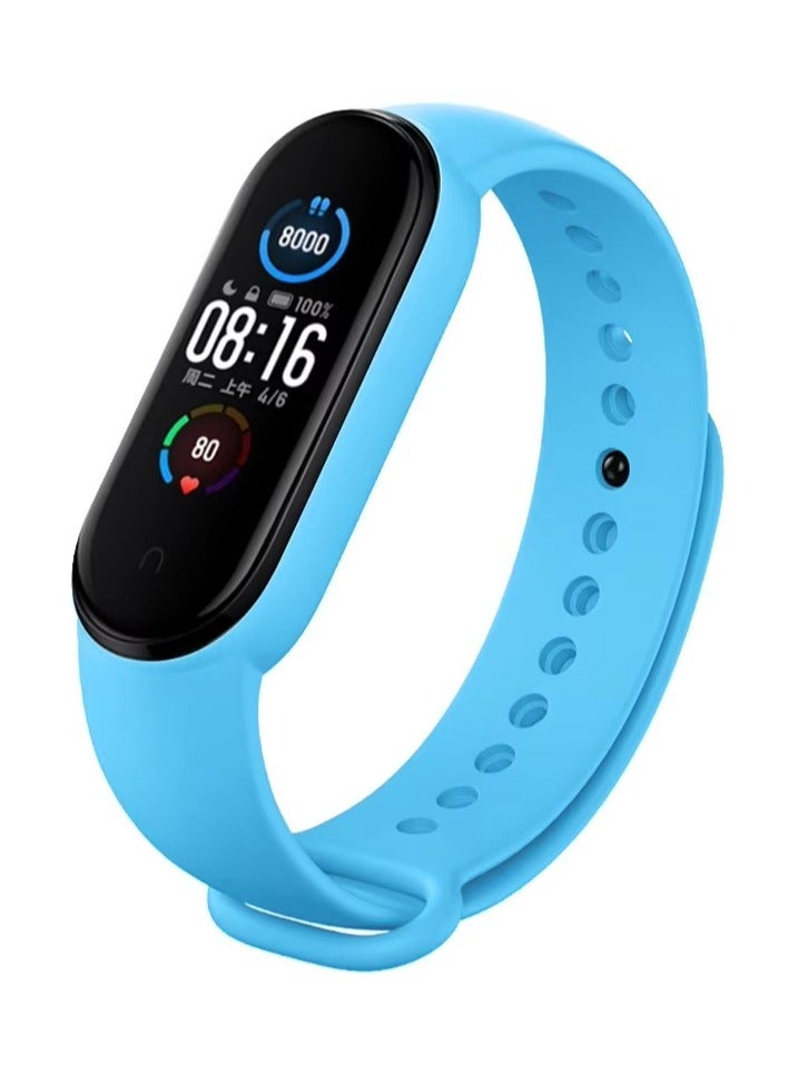 حزام سيليكون بديل لسوار Xiaomi Mi Band 7/6/5 قابل للتنفس (أزرق فاتح)