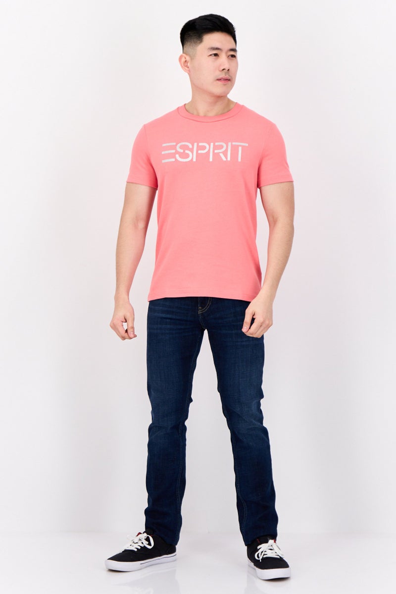 ESPRIT تي شيرت رجالي بأكمام قصيرة وياقة دائرية بشعار العلامة التجارية، أحمر مرجاني - Image 2