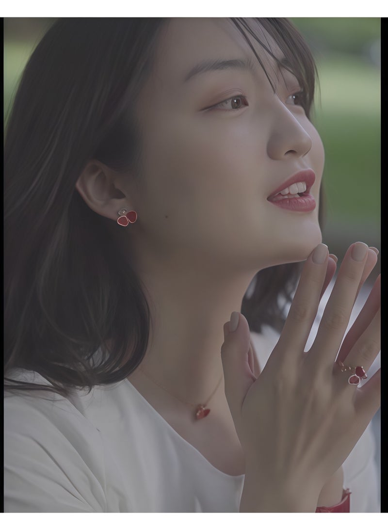 شوبارد أقراط دائرية من الذهب الوردي، أحجار كريمة حمراء، ألماس، أقراط على شكل فراشة، وهدية على شكل ثلاثي الورقات - Image 3