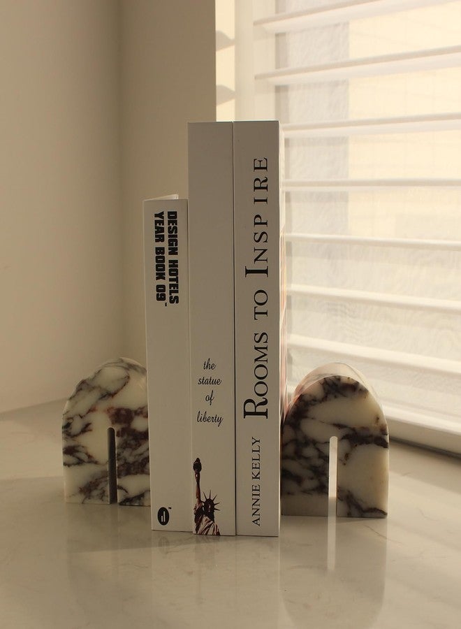 Natust مجموعة من قطعتين من مساند الكتب المصنوعة من رخام كالاكاتا فيولا الطبيعي، مساند كتب مزخرفة للكتب الثقيلة، مانعة لتسرب الكتب، ديكور لرفوف المكتب، مناسبة للأقراص المدمجة/ألعاب الفيديو - Image 1