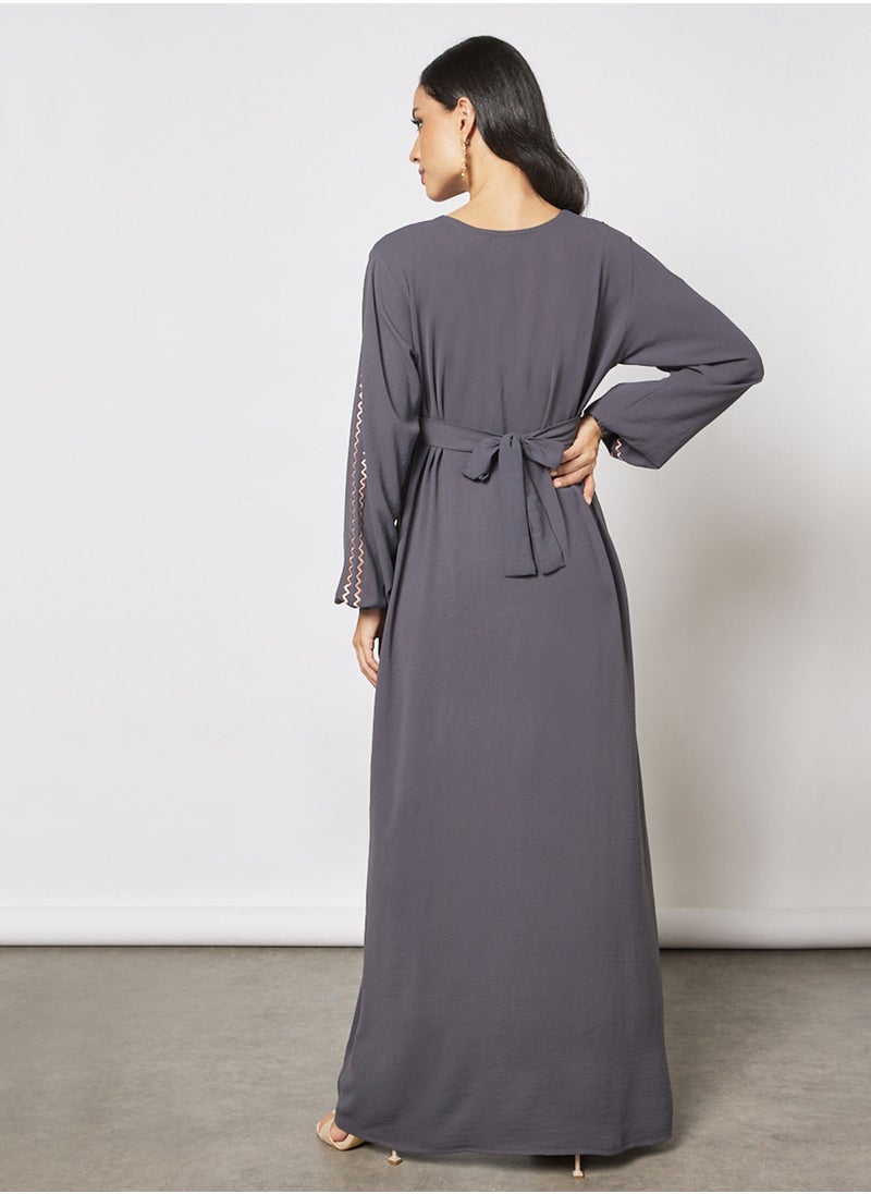 Hayat - Jalabiya With Abstract Embroidery In Front And Garterised Wrist With Belt - Image 1