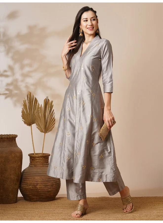 globus Women Floral Embroidered Panelled Sequinned Kurta With Trousers