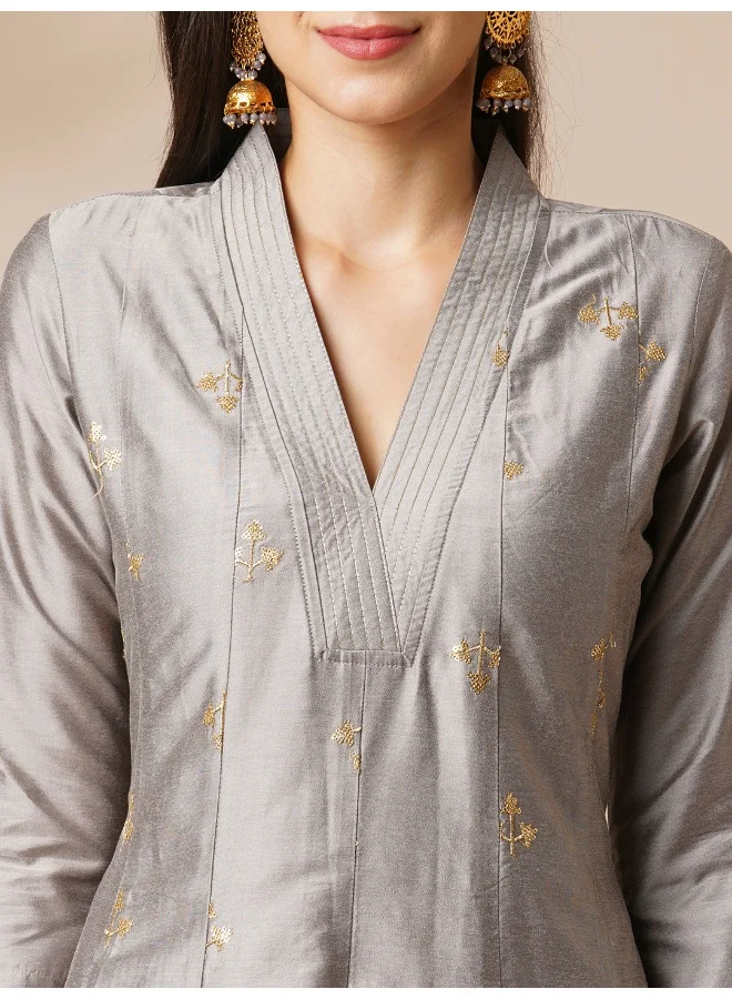 globus Women Floral Embroidered Panelled Sequinned Kurta With Trousers