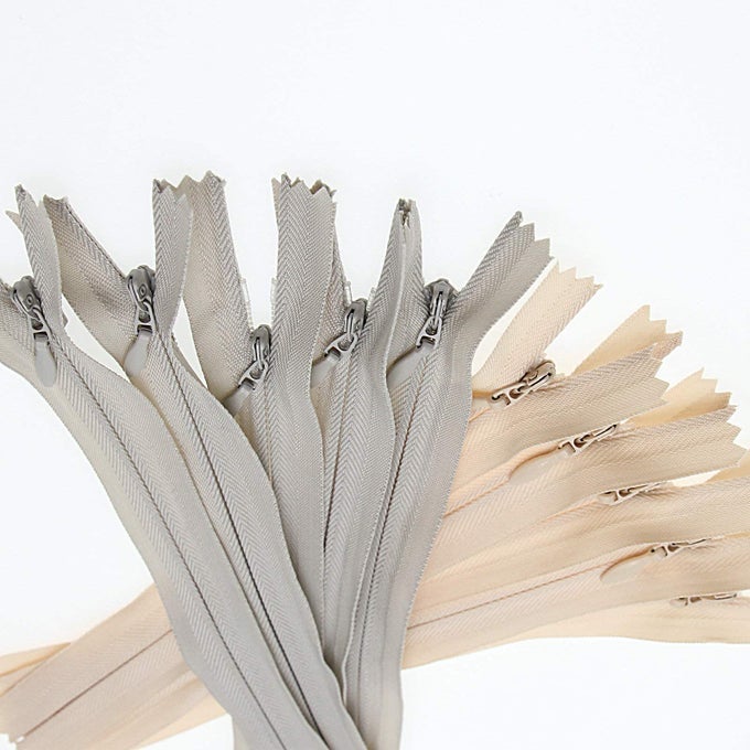 24 INCH 10PCS INVISIBLE NYLON COIL ZIPPERCLOTHING ZIPPERHIDDEN ZIPPERS DIY SEWING TOOLS FOR TAILOR SEWING CRAFTS5 PCS GREY AND 5 PCS BEIGE 61CM