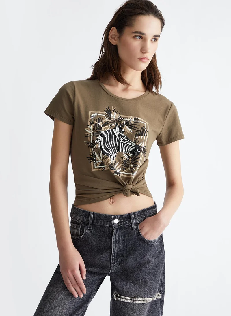 ليو جو تي شيرت بطبعة زيبرا ومرصع بالأحجار