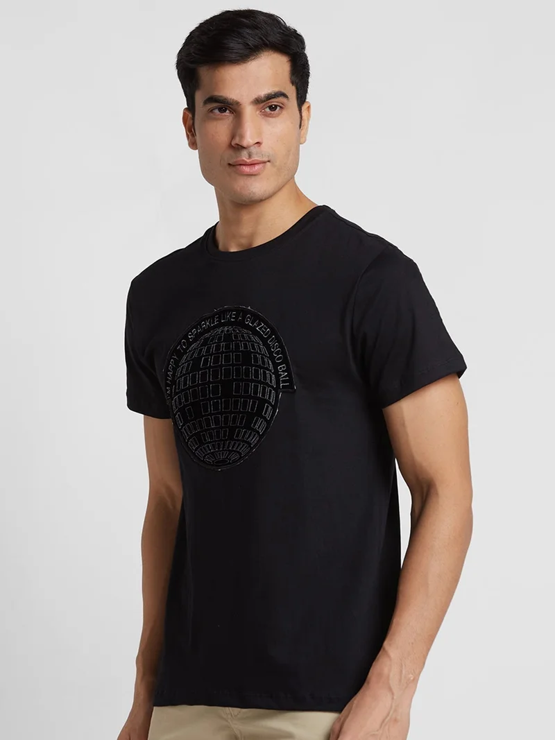 جلو باص تيشيرت رجالي أسود مطبوع بياقة دائرية قطن بقصة عادية كاجوال