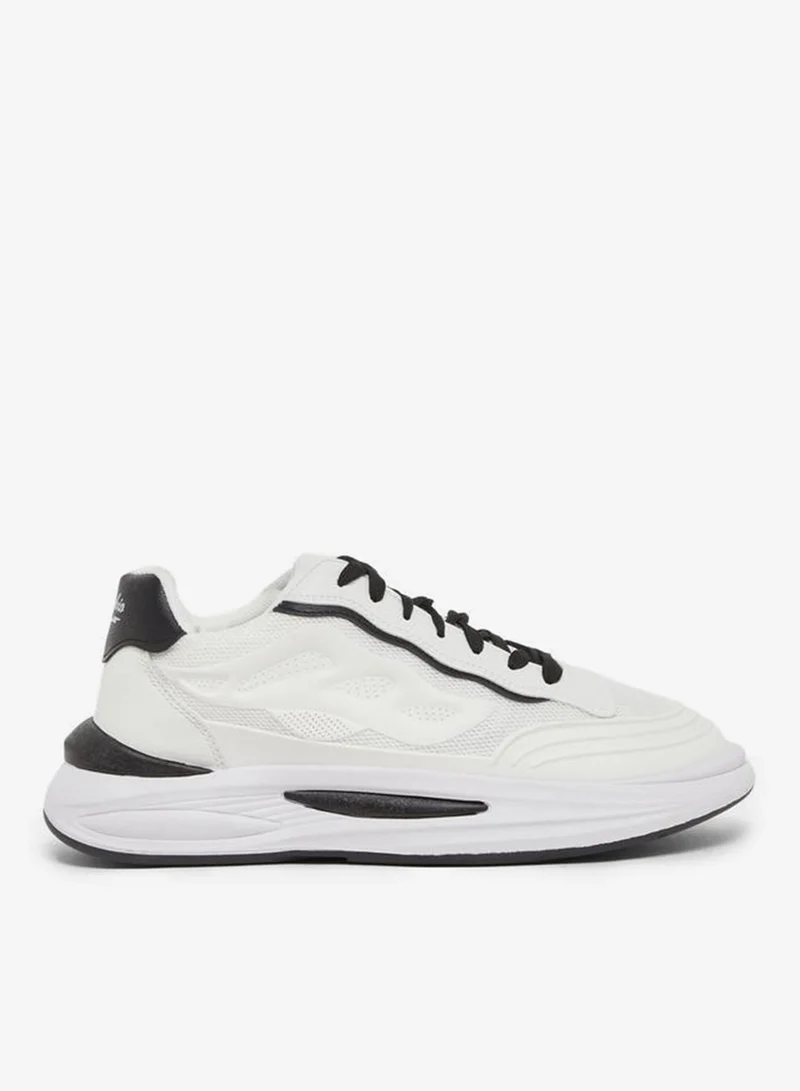 ستايلي اكتيف حذاء رياضي ذو نعل مبطن ومقدمة مدببة