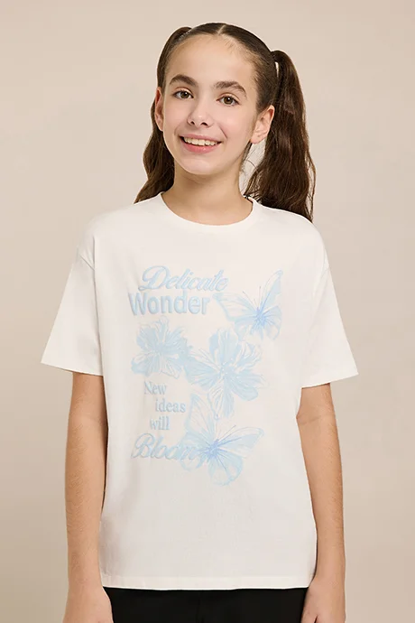 أر أند بي Graphic Print T-Shirt with Crew Neck and Short Sleeves