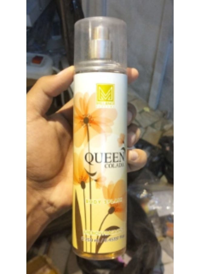 كوين معطر الجسم بادي سبلاش كوين كولادا الفاخر من علامة ميليان في عبوة مائتين وخمسين مل بتركيبة عطرية ساحرة ومنعشة تدوم طويلاً لتمنحكِ إحساساً ملكياً بالنظافة والأنوثة ولمسة من الترطيب اللطيف على البشرة في كل رشة - Image 3