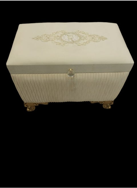 Carpet box for storing carpets and prayer sheets. Available in different sizes. Medium size.