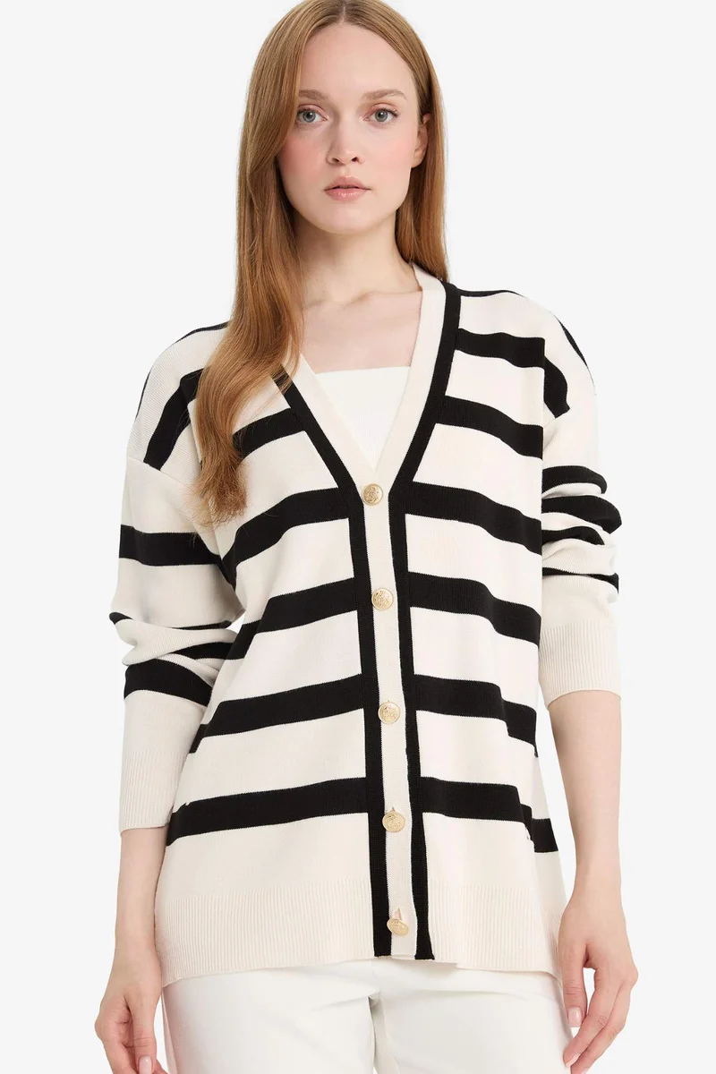 ديفاكتو Regular Fit V-Neck Cardigan