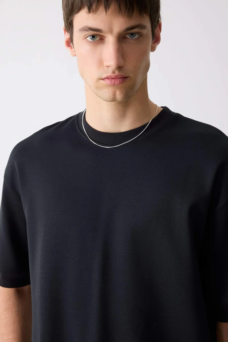 ديفاكتو Loose Fit Crew Neck Short Sleeve Heavy Fabric T-Shirt