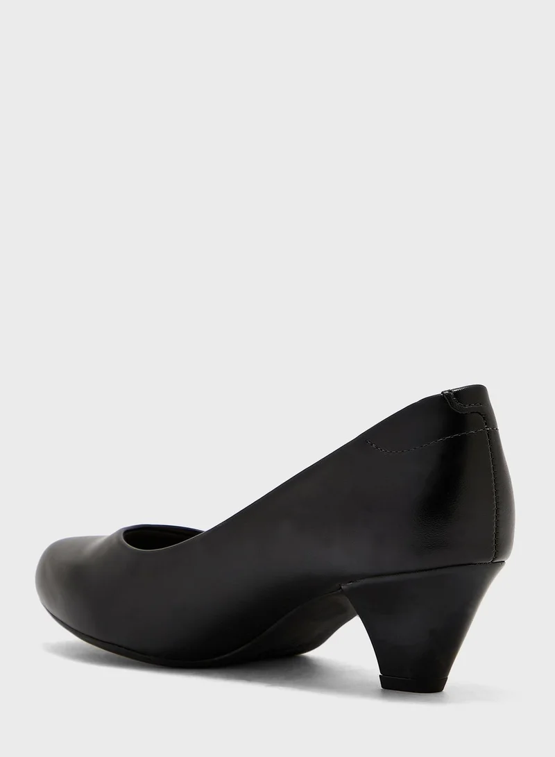 MODARE Sylvie Pointed Toe Low-Heel Pumps