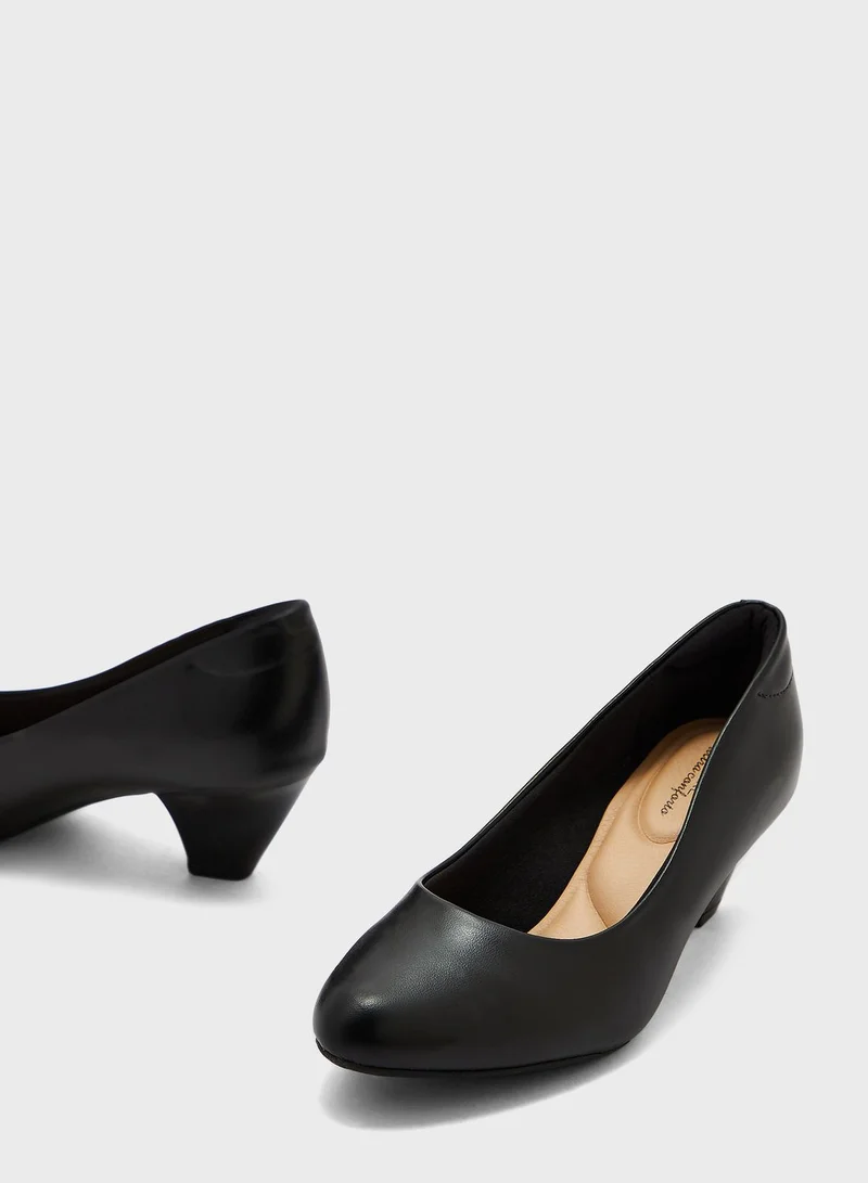 MODARE Sylvie Pointed Toe Low-Heel Pumps