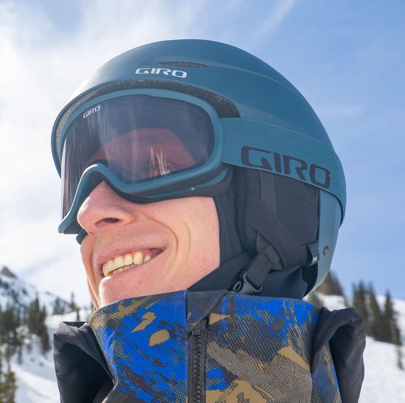 Giro Cruz Ski Goggles - Snowboard Goggles for Men, Women & Youth - Anti-Fog - OTG - Black Future Strap with Clear Lens - Image 3