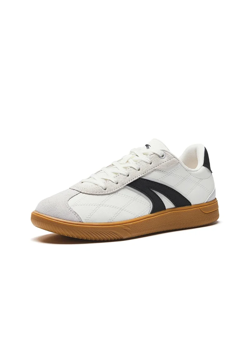 انتا TT BERLIN | Trendy Sneakers with Retro Design