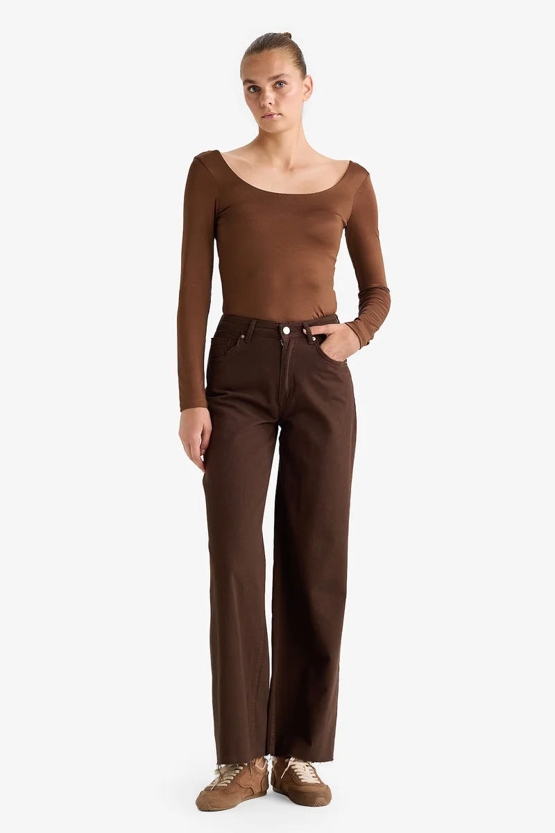 ديفاكتو Square Neck Long Sleeve Bodysuit