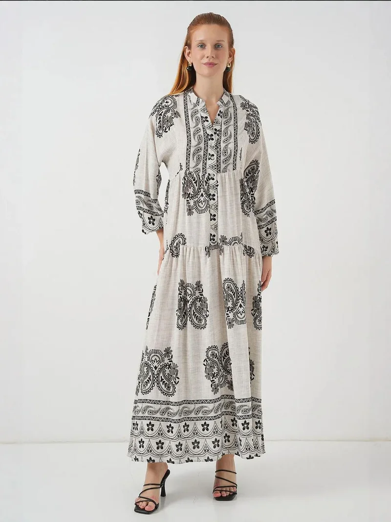 بيغ دارت فستان ماكسي بطبعة من بي دارت بياقة على شكل حرف  وإغلاق بأزرار