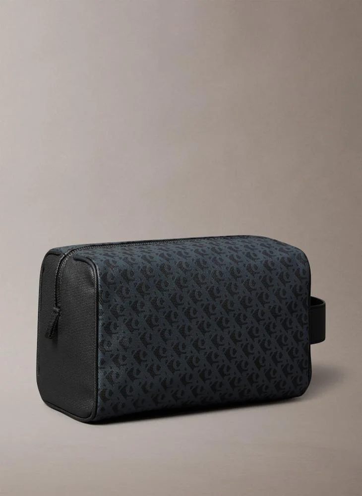 كالفن كلاين جينز Monogram Logo Toiletry Bag